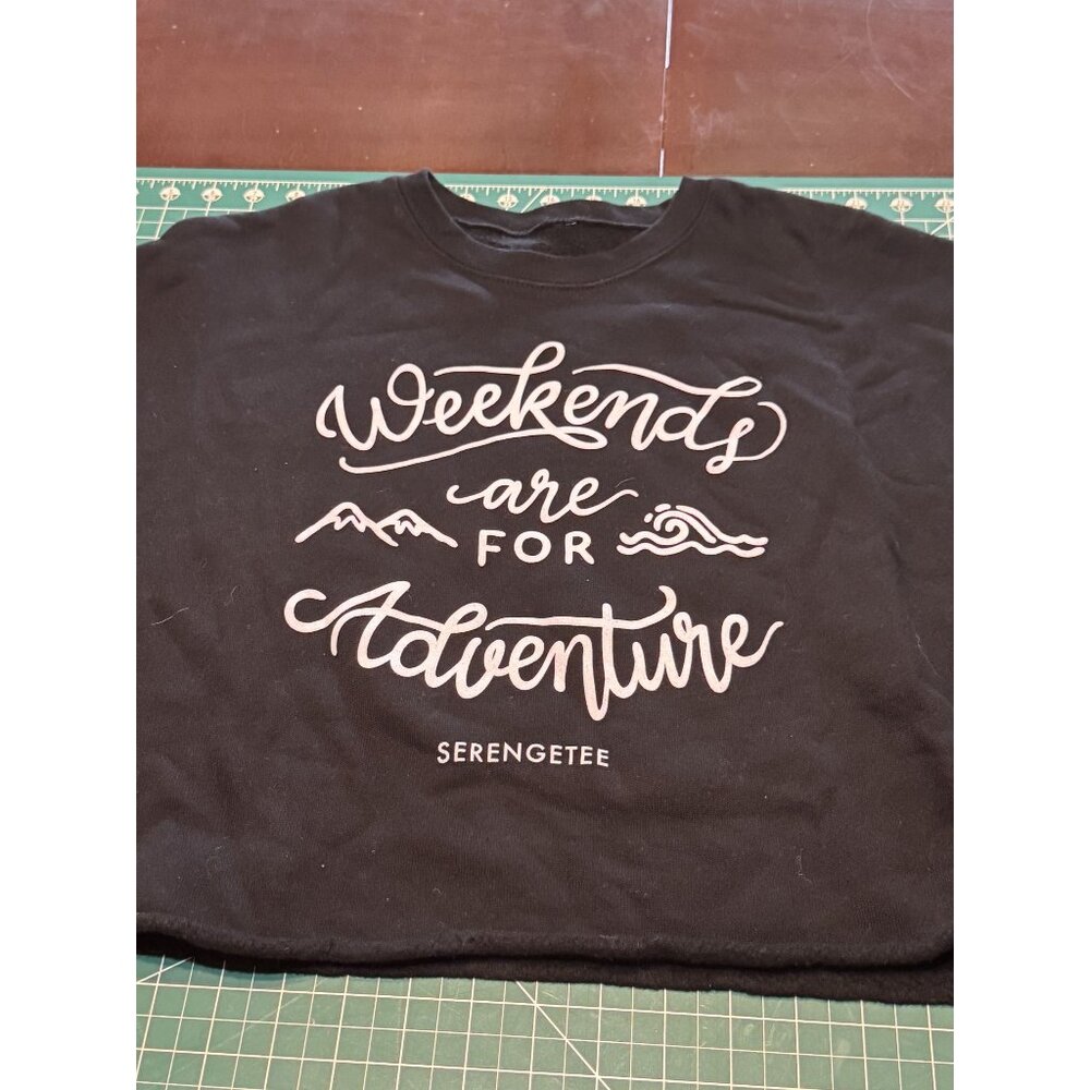 Serengetee Black "Weekends Are For Adventure" T-Shirt M Cotton Blend